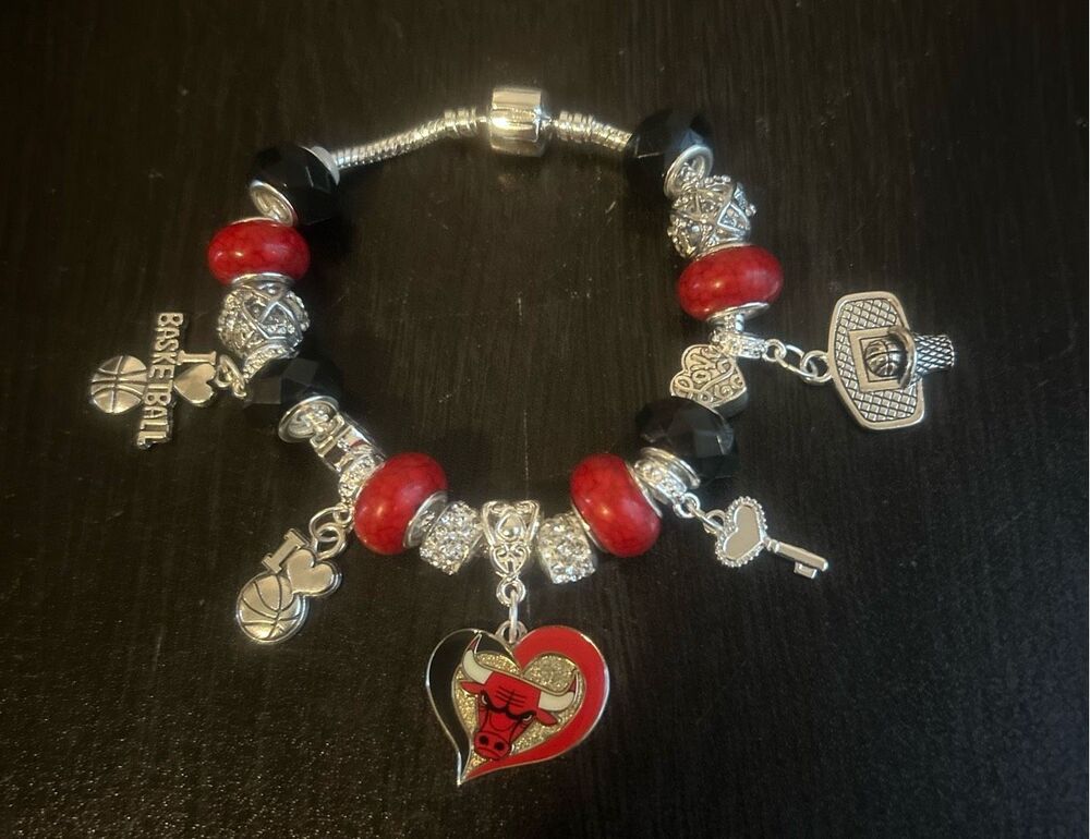 Chicago Bulls Charm Bracelet